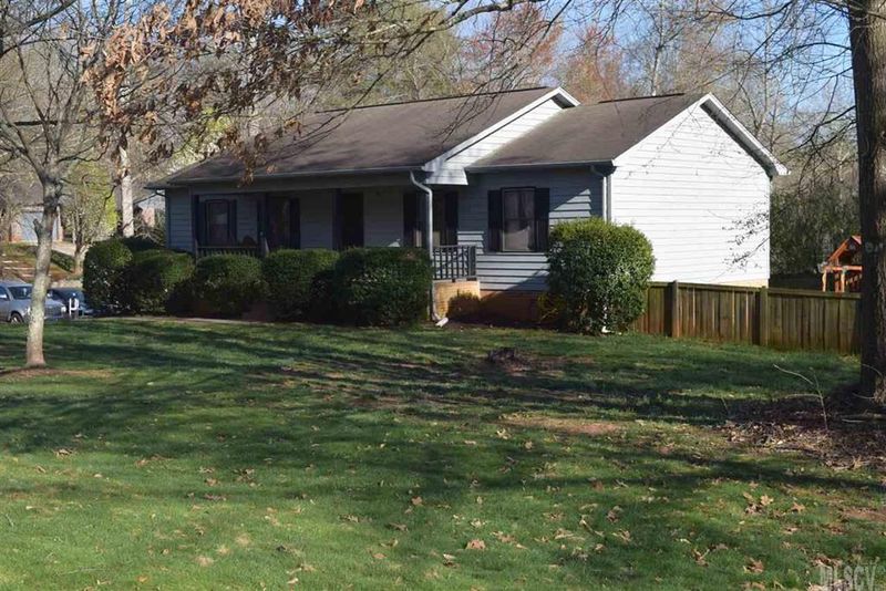 1982 Willow Ridge St, Conover, NC 28613