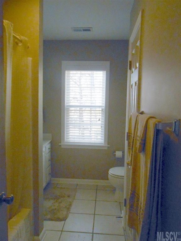 3828 16th St NE #A, Hickory, NC 28601