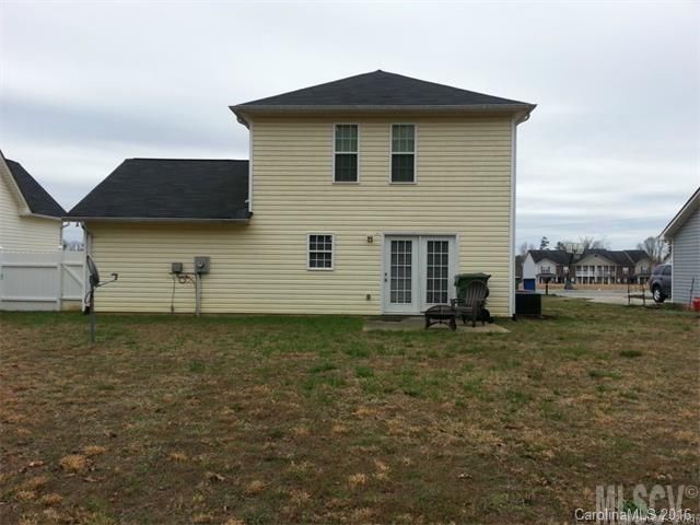3954 Newhall Dr, Hickory, NC 28601