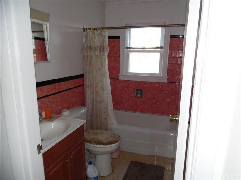 1126 Caleb Setzer Rd, Newton, NC 28658