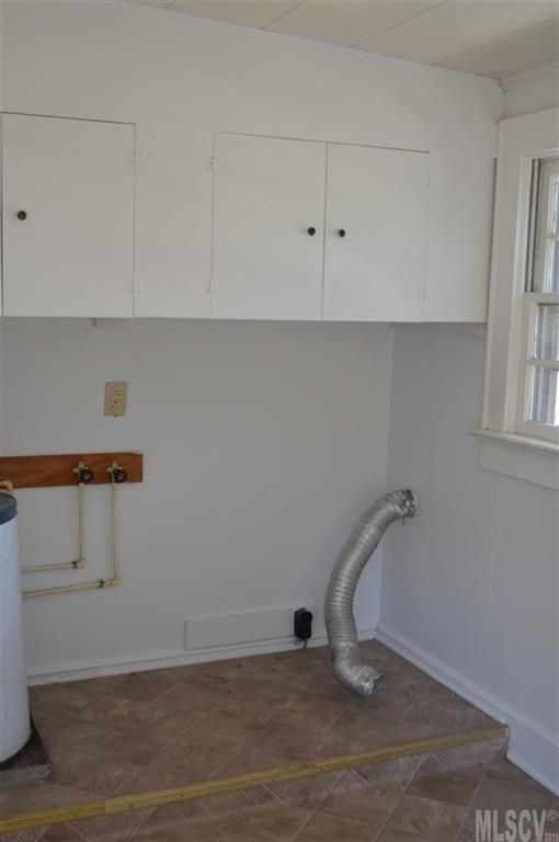 648 10th Street Blvd NW, Hickory, NC 28601