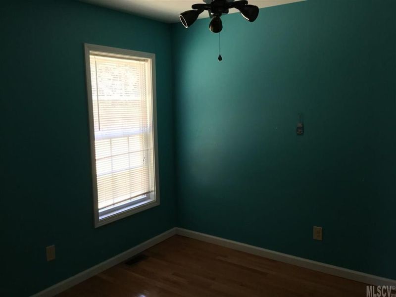 3139 Mcdaniel St, Newton, NC 28658
