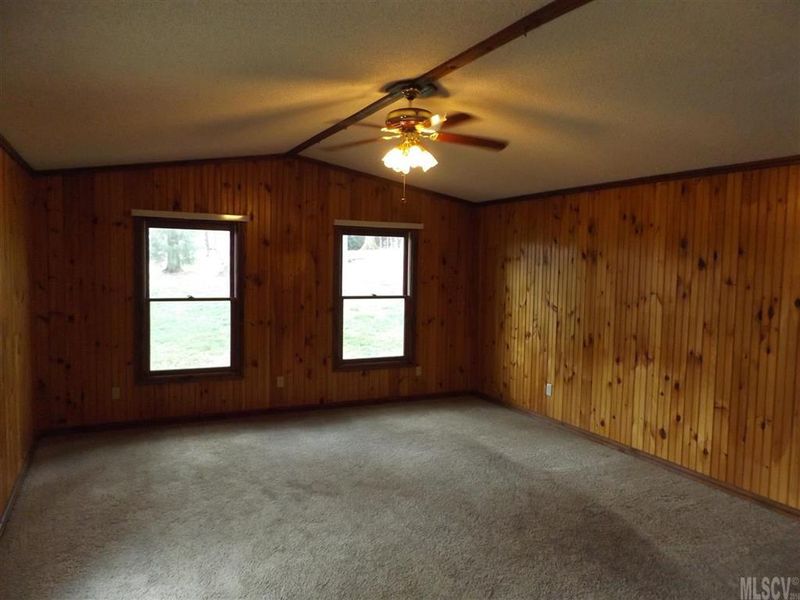 4820 Kennedy St, Hickory, NC 28602