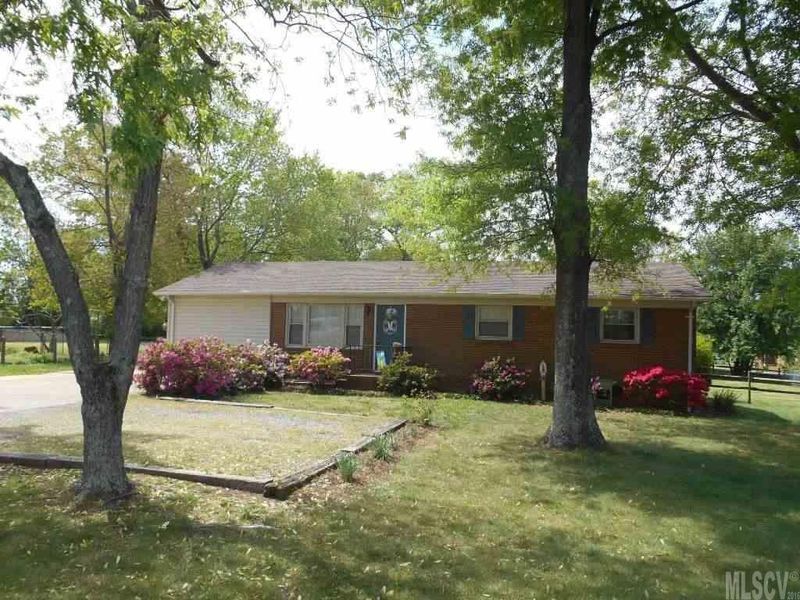 2451 Emmanuel Church Rd, Conover, NC 28613