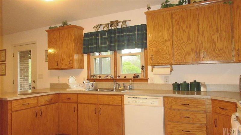 1080 Morehead St, Claremont, NC 28610