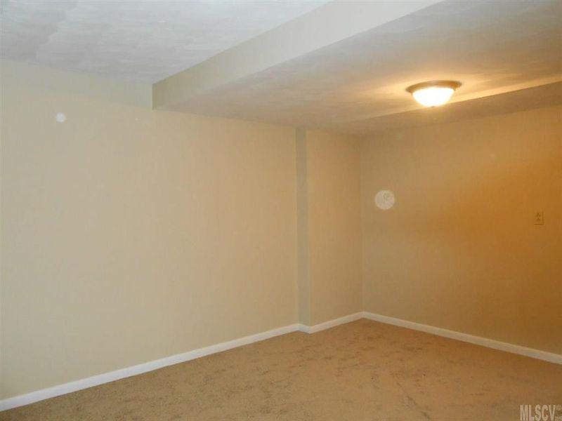 4634 1st St NW, Hickory, NC 28601