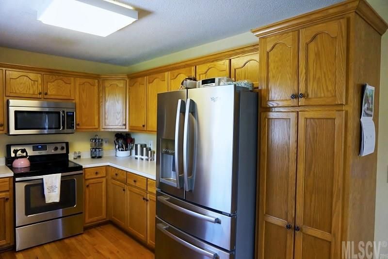 2481 Chandy St, Newton, NC 28658