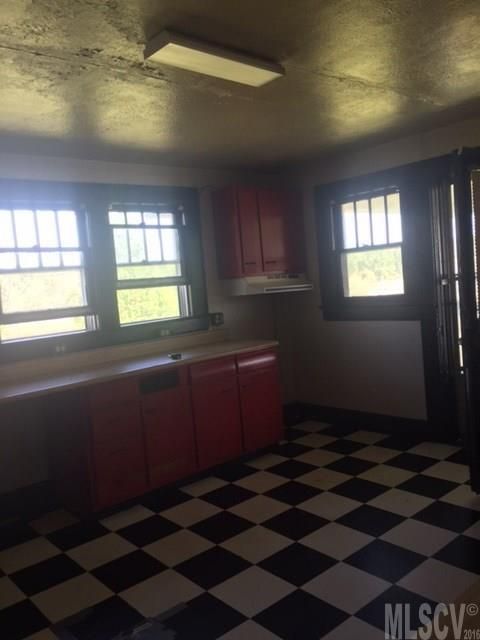 2251 Highland Ave, Hickory, NC 28601