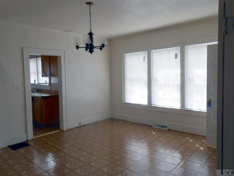 247 - 253 1st St SE, Hickory, NC 28602