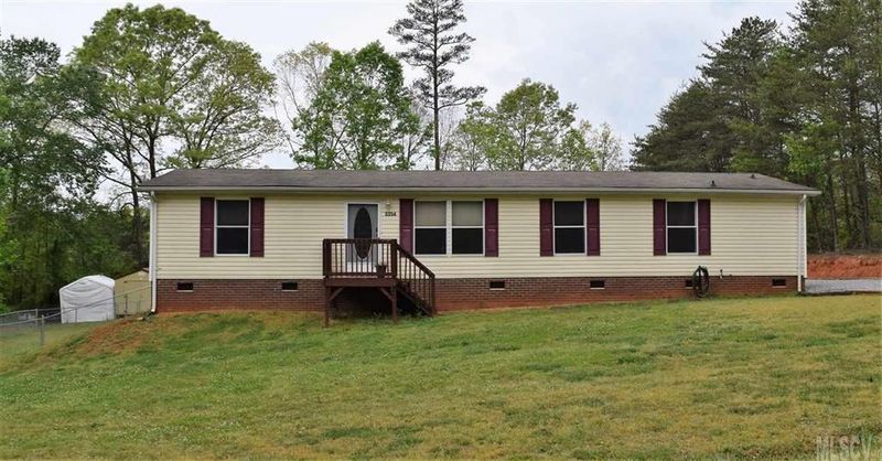 3354 34th Ave Ct NE, Hickory, NC 28601