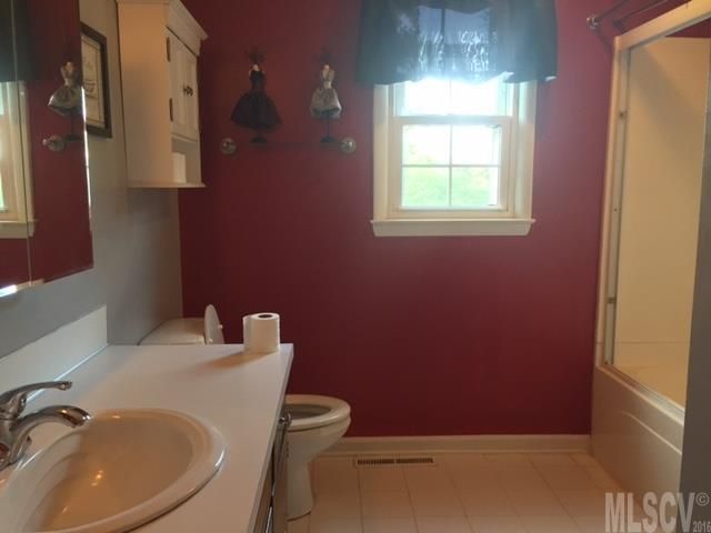 1592 Allen Ln, Conover, NC 28613