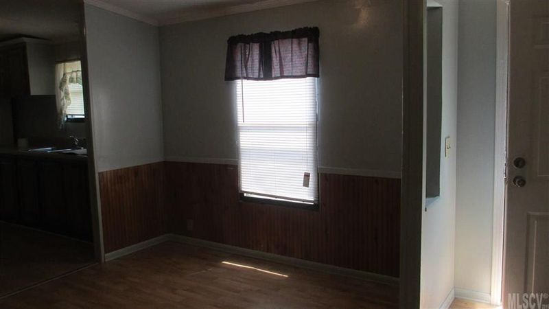 612 S Center St, Hickory, NC 28602