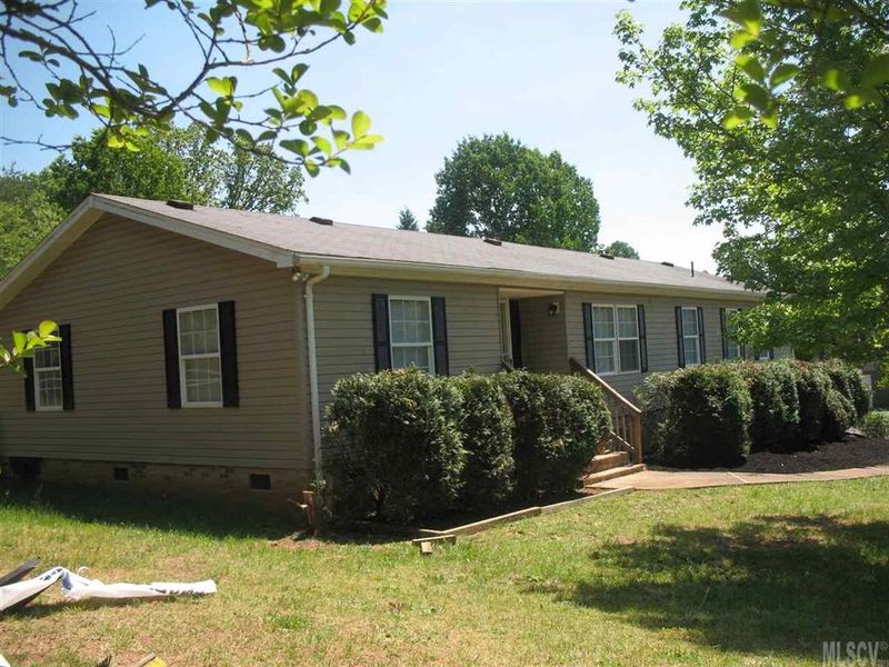 4500 Lake Hill Dr, Catawba, NC 28609