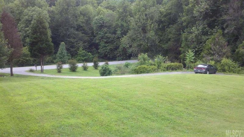 6024 Willowbottom Rd, Hickory, NC 28602
