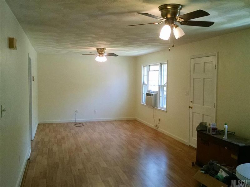 1103 Sunset St, Newton, NC 28658
