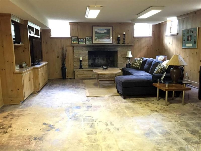 50 33rd Ave NW, Hickory, NC 28601
