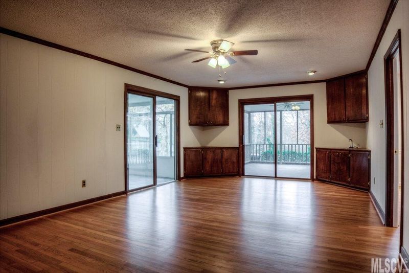 330 36th Ave NW, Hickory, NC 28601