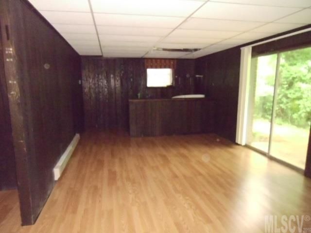 445 8th Street Dr SW, Hickory, NC 28602