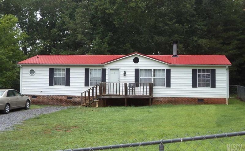 1894 Grant St, Hickory, NC 28602