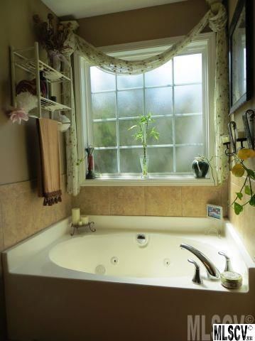 1789 Thomasville Rd, Conover, NC 28613