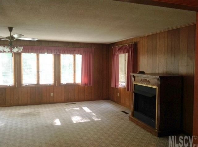 303 17th St NW, Hickory, NC 28601