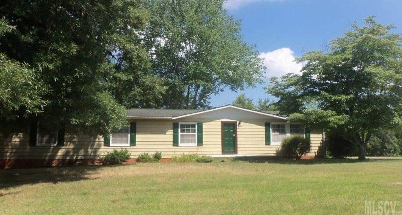 3858 Love Rd, Claremont, NC 28610