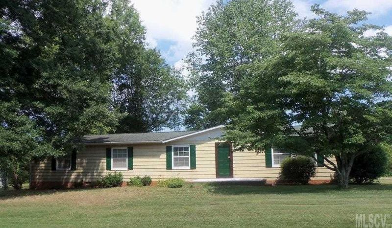 3858 Love Rd, Claremont, NC 28610