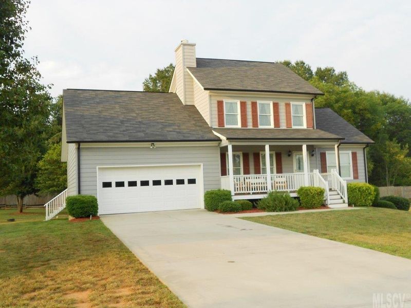 1658 Berkshire Dr, Hickory, NC 28602