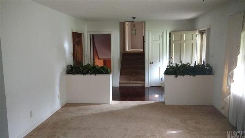 313 2nd Ave NE, Conover, NC 28613