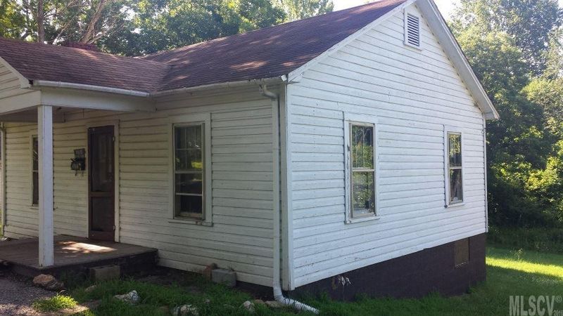 1613 7th Ave SW, Hickory, NC 28602