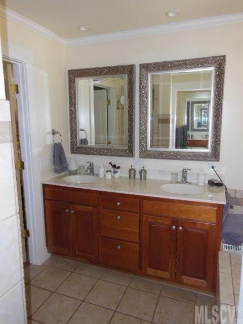 3550 Peyton Frye Rd, Newton, NC 28658