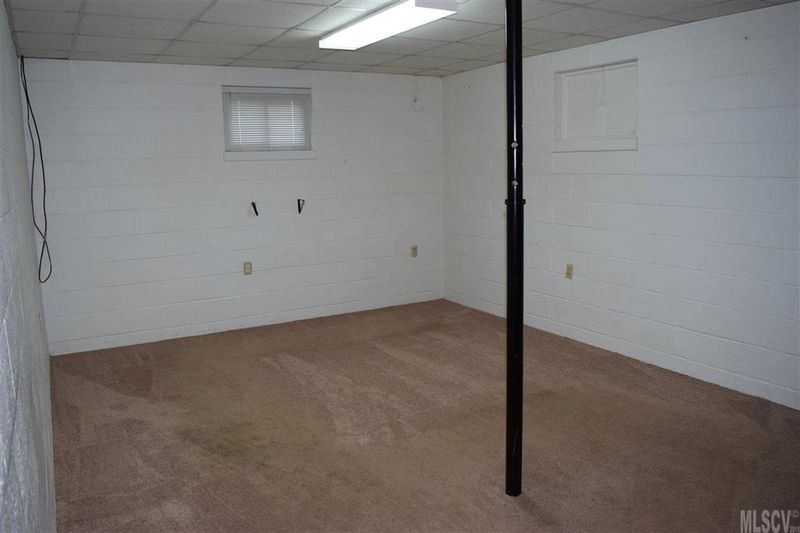 4098 Springs Rd, Conover, NC 28613