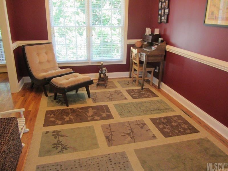 4958 Timber Valley Ln, Hickory, NC 28602