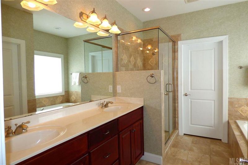1705 30th Avenue Dr NE, Hickory, NC 28601