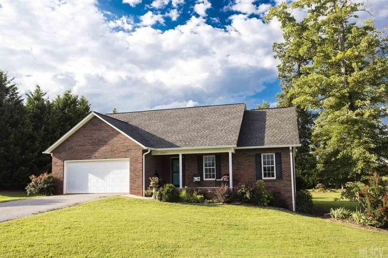 4887 Water Wheel Dr, Conover, NC 28613