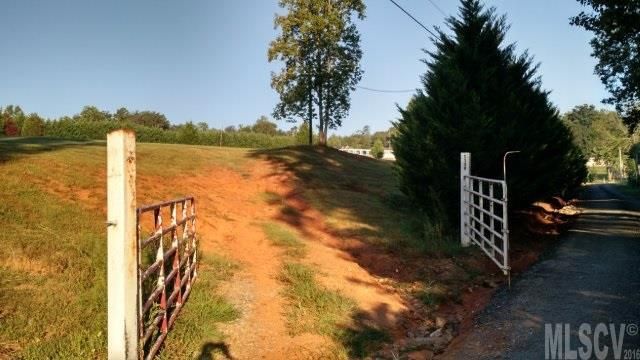 1139 Wagon Wheel Rd, Hickory, NC 28602
