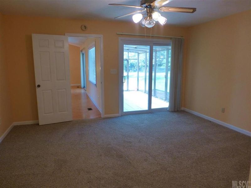 2785 5th Ave NE, Hickory, NC 28601