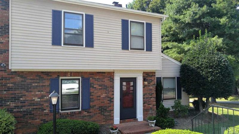 2705 N Center St #63, Hickory, NC 28601