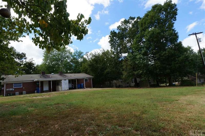 2324 5th Ave SW, Hickory, NC 28602