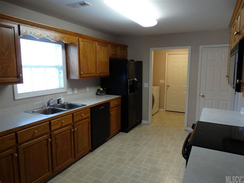 2316 25th Ave Ct NE, Hickory, NC 28601