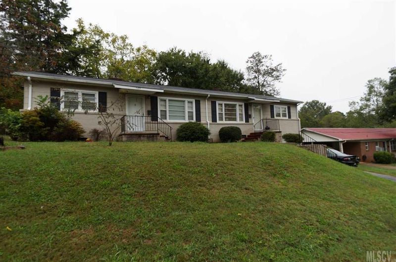 125-127 3rd Ave NE, Conover, NC 28613