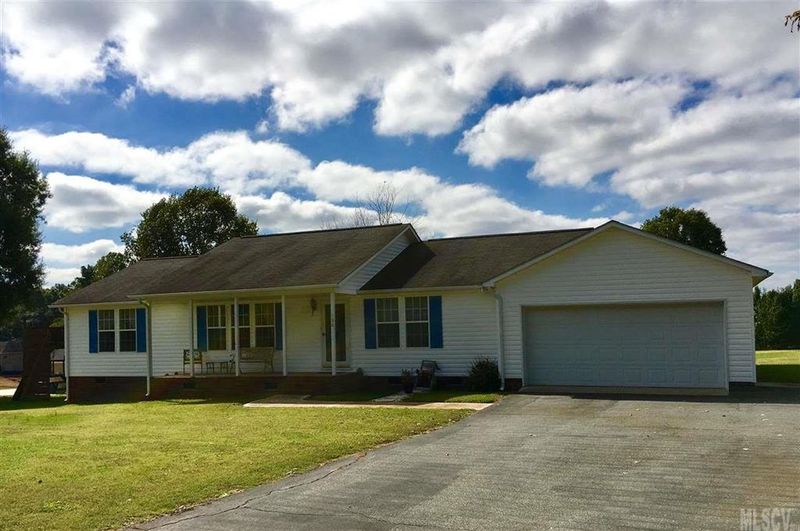 100 Chipshot Ln, Maiden, NC 28650