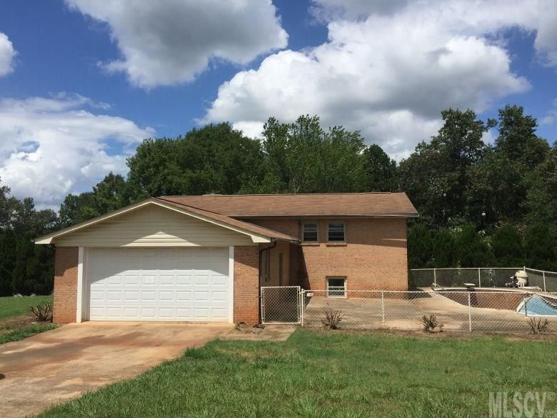 2440 23rd St NE, Hickory, NC 28601