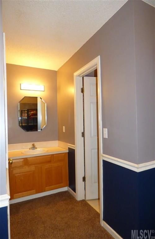 3484 Section House Rd, Hickory, NC 28601