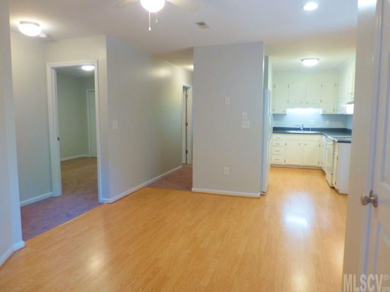 1049 7th St NE #10, Hickory, NC 28601