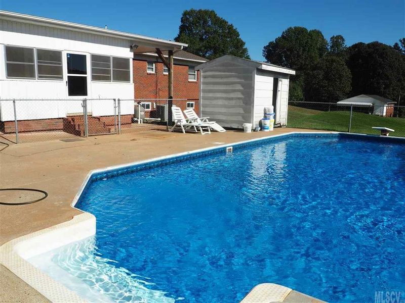 1833 Bowman Ave, Newton, NC 28658