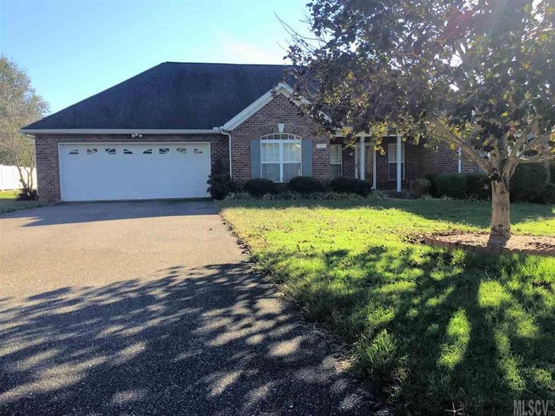 3913 Brickfield St, Hickory, NC 28602