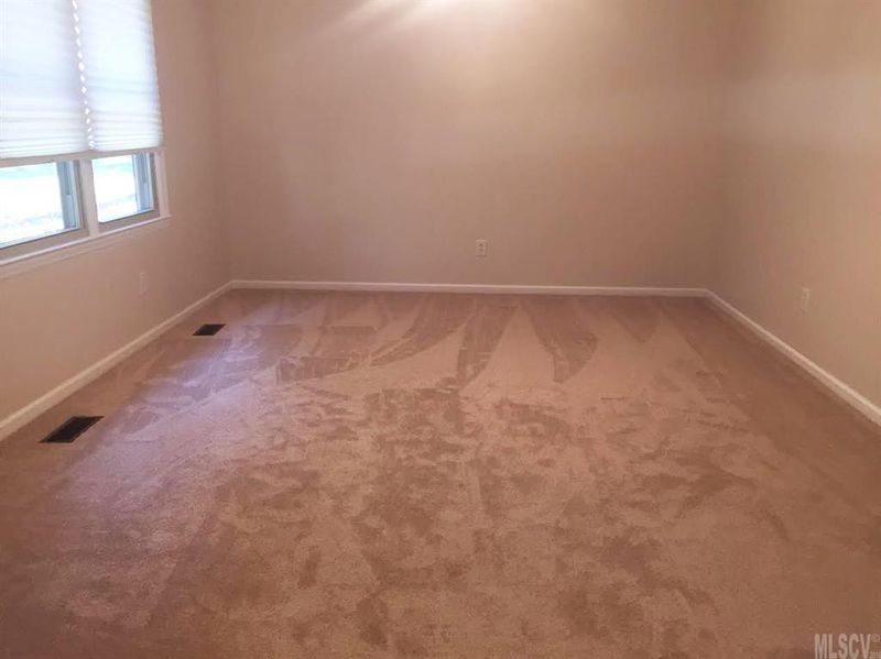 1645 26th St NE, Hickory, NC 28601