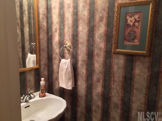 4971 Old River Dr, Hickory, NC 28602