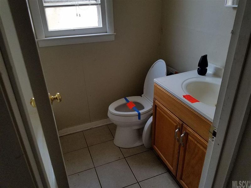 23 N Davis Ave, Newton, NC 28658